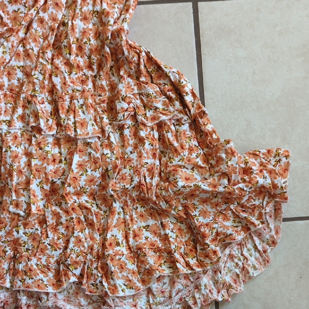 Simplee Peach and White Floral Smocked Sundress - Picture 5 of 8